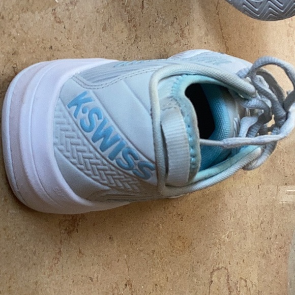 K-Swiss court shoes. Size 9.5 - Picture 3 of 7